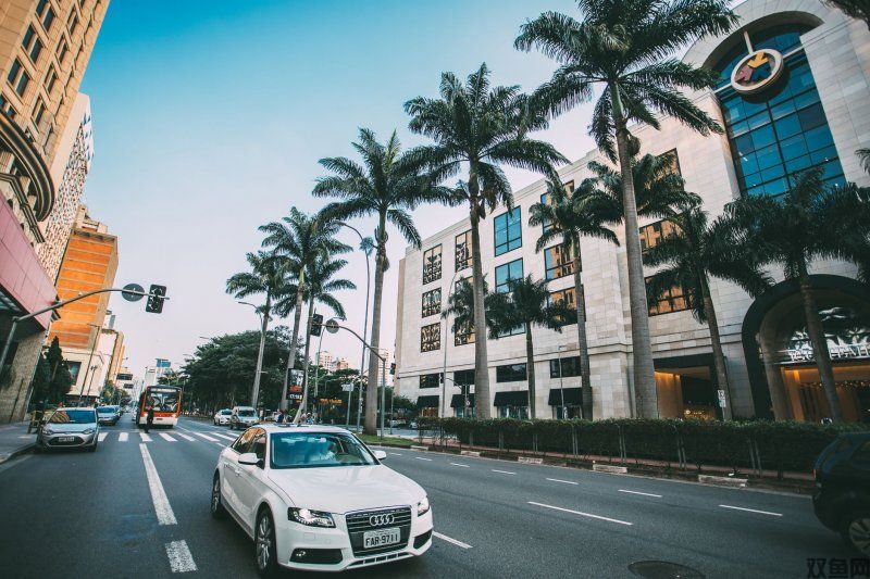 《光与影》官宣“这下要打大BOSS了”：自嘲撞车《老滚4RE》，营销玩梗致敬“芭本海默”