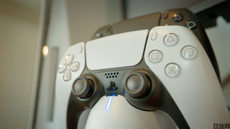 PS5全球涨价引热议！光驱版意外降价，索尼的“补偿策略”能否安抚玩家？