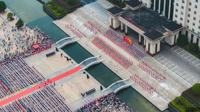 《王者荣耀》什么时候该开龙？人数、兵线与视野判断指南